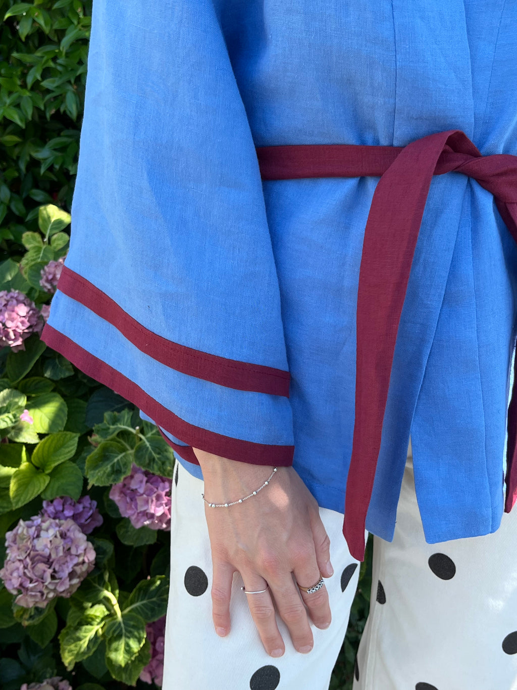 Kimono in lino azzurro e bordeaux