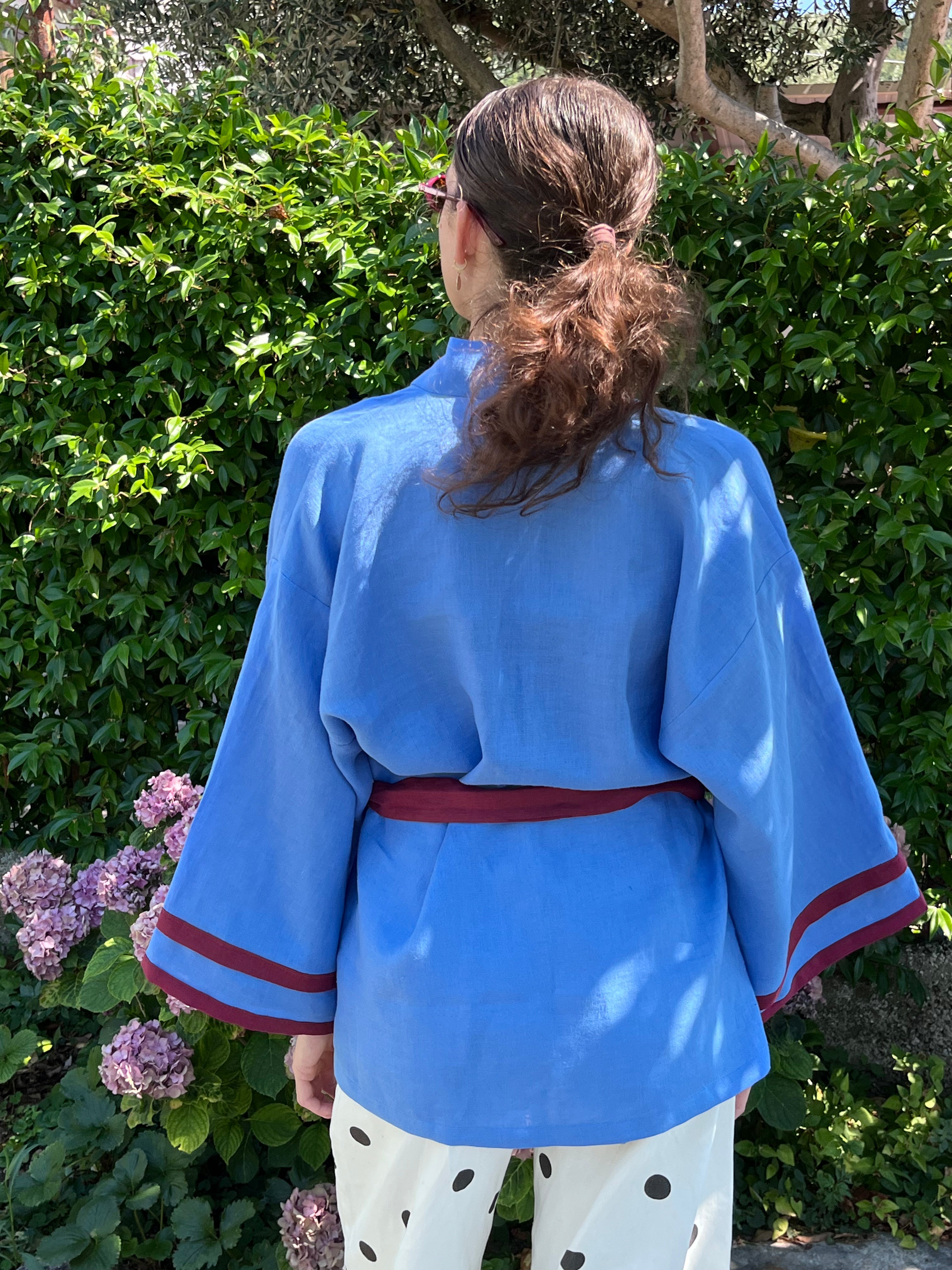 Kimono in lino azzurro e bordeaux